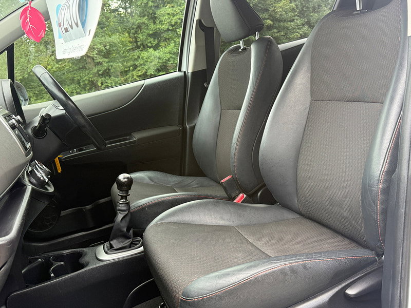 Toyota Yaris 1.33 Dual VVT-i SR Hatchback 5dr Petrol Manual Euro 5 (101 ps)