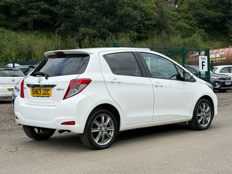 Toyota Yaris 1.33 Dual VVT-i SR Hatchback 5dr Petrol Manual Euro 5 (101 ps)