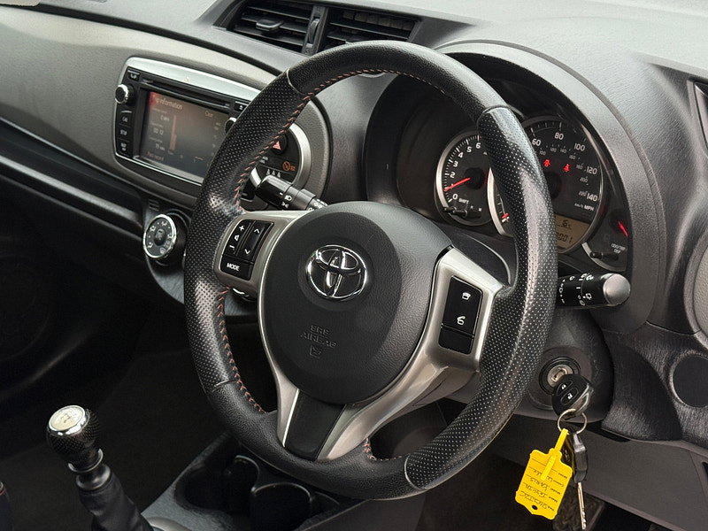 Toyota Yaris 1.33 Dual VVT-i SR Hatchback 5dr Petrol Manual Euro 5 (101 ps)
