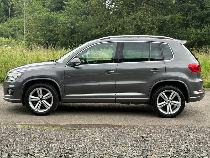 Volkswagen Tiguan 2.0 TDI BlueMotion Tech R-Line SUV 5dr Diesel Manual 4WD Euro 5 (s/s) (Nav) (140 ps)