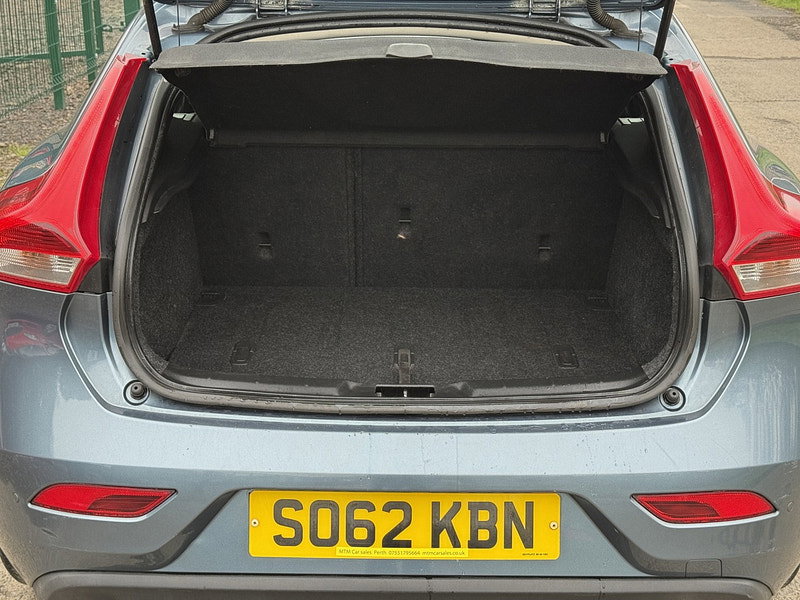 Volvo V40 1.6 T3 SE Hatchback 5dr Petrol Manual Euro 5 (s/s) (150 ps)