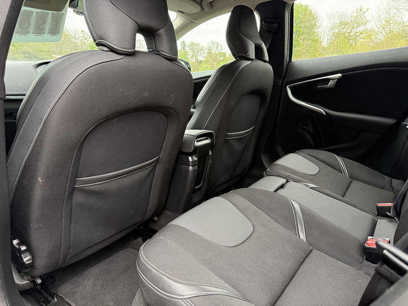 Volvo V40 1.6 T3 SE Hatchback 5dr Petrol Manual Euro 5 (s/s) (150 ps)