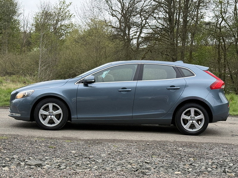 Volvo V40 1.6 T3 SE Hatchback 5dr Petrol Manual Euro 5 (s/s) (150 ps)