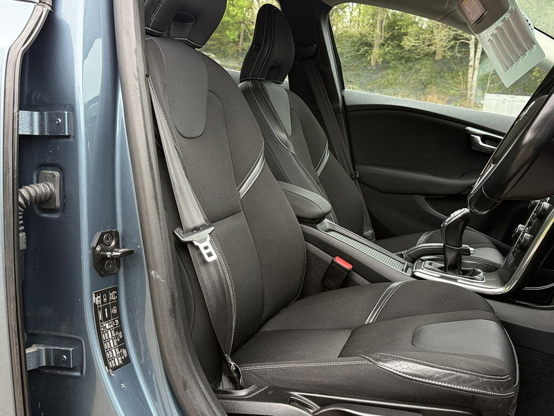 Volvo V40 1.6 T3 SE Hatchback 5dr Petrol Manual Euro 5 (s/s) (150 ps)