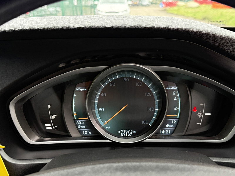 Volvo V40 1.6 T3 SE Hatchback 5dr Petrol Manual Euro 5 (s/s) (150 ps)