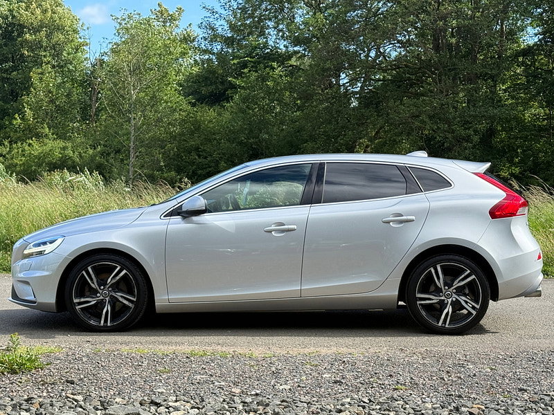 Volvo V40 2.0 D4 R-Design Pro Hatchback 5dr Diesel Manual Euro 6 (s/s) (190 ps)