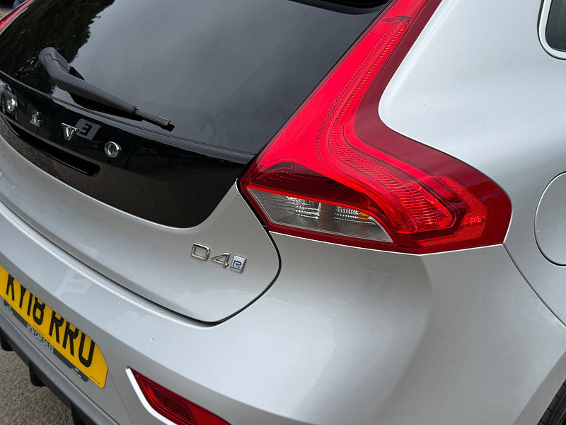 Volvo V40 2.0 D4 R-Design Pro Hatchback 5dr Diesel Manual Euro 6 (s/s) (190 ps)