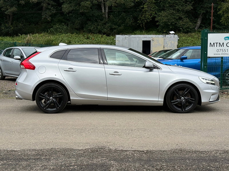 Volvo V40 2.0 D4 R-Design Pro Hatchback 5dr Diesel Manual Euro 6 (s/s) (190 ps)