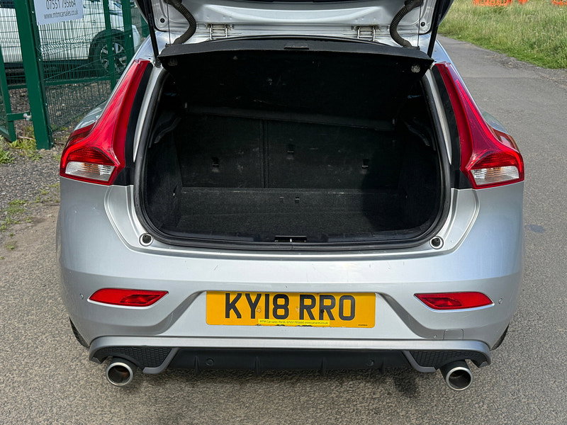 Volvo V40 2.0 D4 R-Design Pro Hatchback 5dr Diesel Manual Euro 6 (s/s) (190 ps)