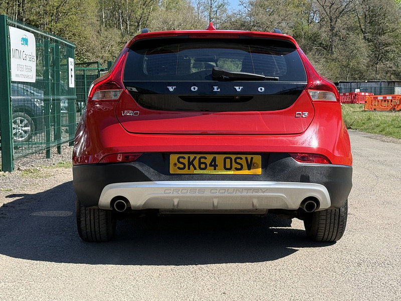 Volvo V40 Cross Country 2.0 D3 SE Hatchback 5dr Diesel Manual Euro 5 (s/s) (150 ps)