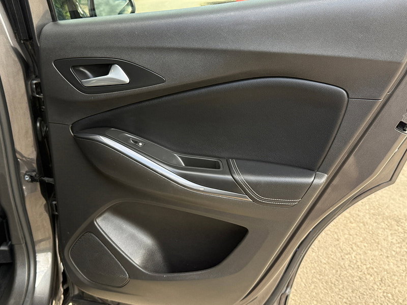 Vauxhall Grandland X 1.2 Turbo GPF Sport Nav SUV 5dr Petrol Manual Euro 6 (s/s) (130 ps)