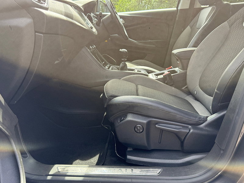 Vauxhall Grandland X 1.2 Turbo GPF Sport Nav SUV 5dr Petrol Manual Euro 6 (s/s) (130 ps)