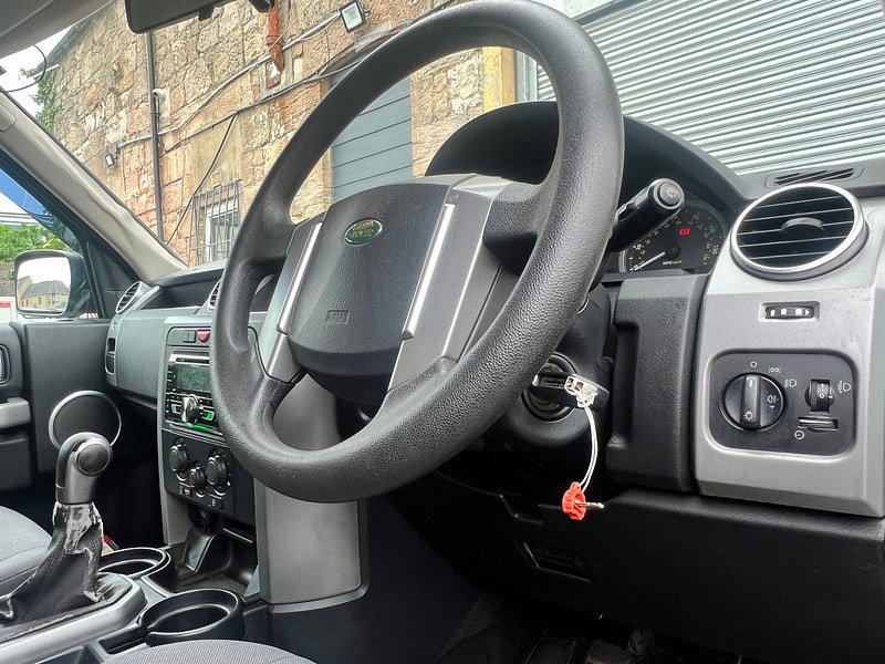 Land Rover Discovery 3 2.7 TD V6 Pursuit Station Wagon 5dr Diesel Manual (244 g/km, 190 bhp)