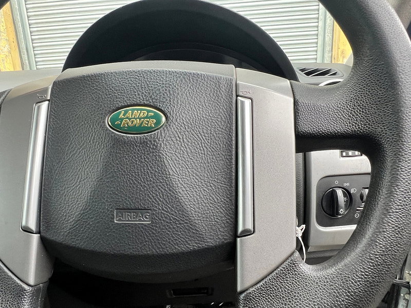 Land Rover Discovery 3 2.7 TD V6 Pursuit Station Wagon 5dr Diesel Manual (244 g/km, 190 bhp)