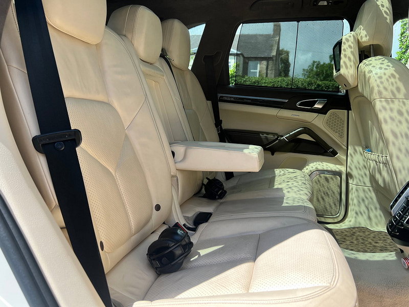 Porsche Cayenne 4.8T V8 SUV 5dr Petrol TiptronicS 4WD Euro 5 (s/s) (500 ps)