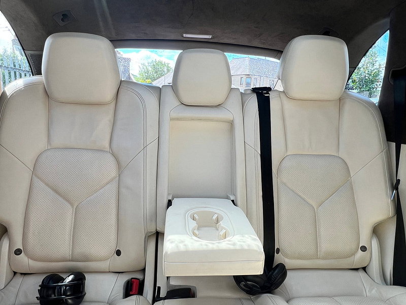Porsche Cayenne 4.8T V8 SUV 5dr Petrol TiptronicS 4WD Euro 5 (s/s) (500 ps)