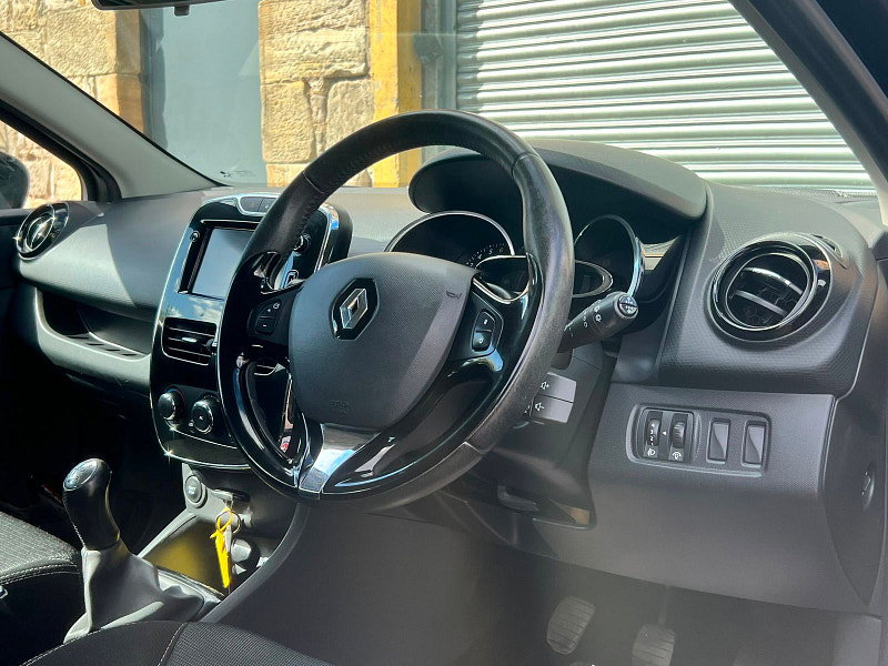 Renault Clio 1.2 16V Dynamique MediaNav Hatchback 5dr Petrol Manual Euro 5 (75 ps)