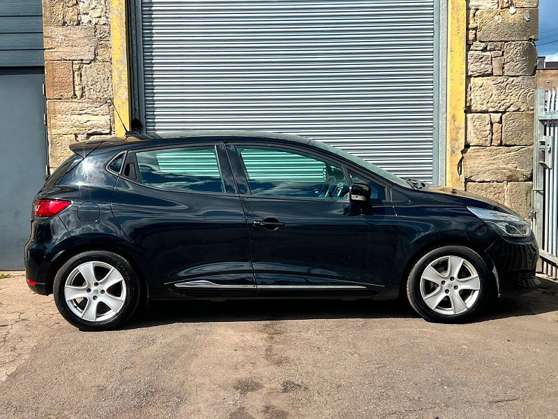 Renault Clio 1.2 16V Dynamique MediaNav Hatchback 5dr Petrol Manual Euro 5 (75 ps)