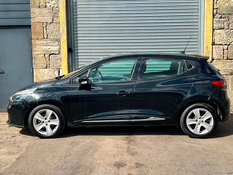Renault Clio 1.2 16V Dynamique MediaNav Hatchback 5dr Petrol Manual Euro 5 (75 ps)