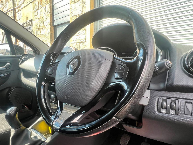 Renault Clio 1.2 16V Dynamique MediaNav Hatchback 5dr Petrol Manual Euro 5 (75 ps)