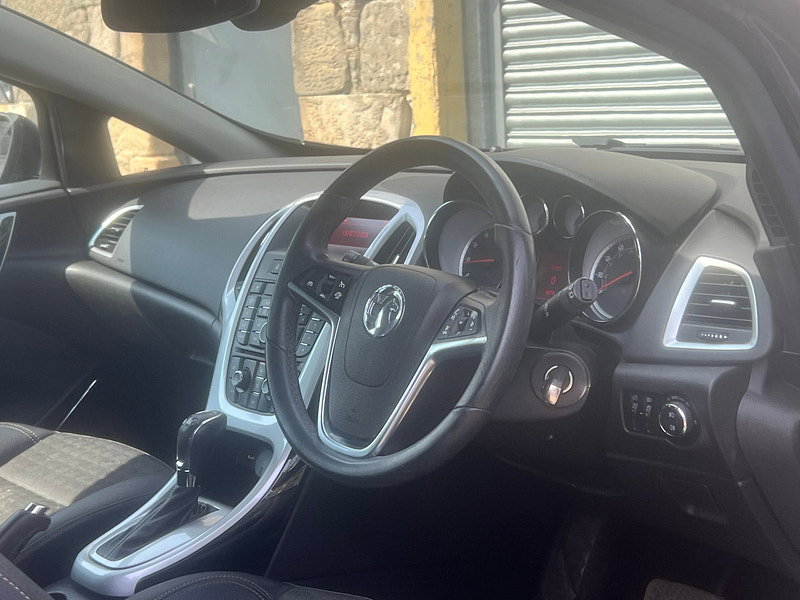Vauxhall Astra GTC 1.4T SRi Coupe 3dr Petrol Auto Euro 5 (140 ps)