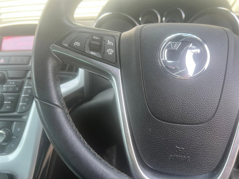 Vauxhall Astra GTC 1.4T SRi Coupe 3dr Petrol Auto Euro 5 (140 ps)