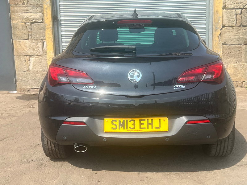 Vauxhall Astra GTC 1.4T SRi Coupe 3dr Petrol Auto Euro 5 (140 ps)