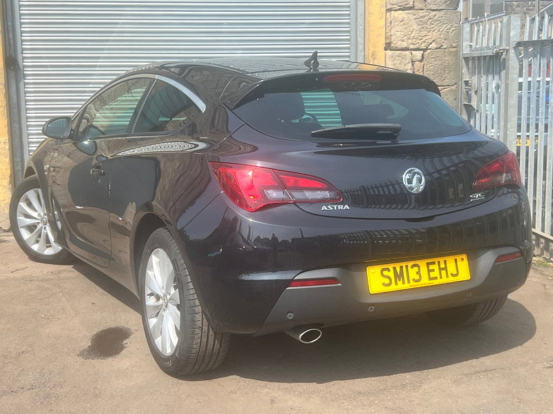 Vauxhall Astra GTC 1.4T SRi Coupe 3dr Petrol Auto Euro 5 (140 ps)