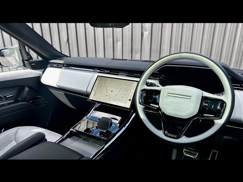 Land Rover Range Rover Sport 3.0 D300 MHEV Dynamic SE SUV 5dr Diesel Auto 4WD Euro 6 (s/s) (300 ps)