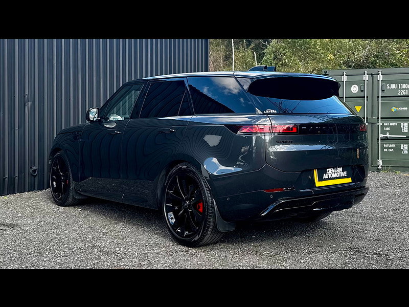 Land Rover Range Rover Sport 3.0 D300 MHEV Dynamic SE SUV 5dr Diesel Auto 4WD Euro 6 (s/s) (300 ps)