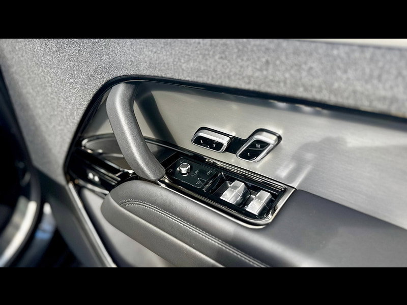 Land Rover Range Rover Sport 3.0 D300 MHEV Dynamic SE SUV 5dr Diesel Auto 4WD Euro 6 (s/s) (300 ps)