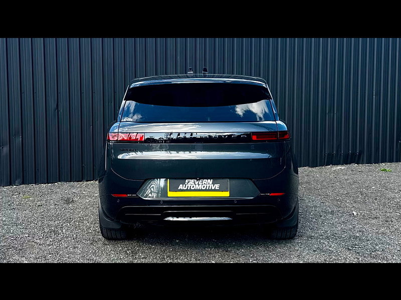 Land Rover Range Rover Sport 3.0 D300 MHEV Dynamic SE SUV 5dr Diesel Auto 4WD Euro 6 (s/s) (300 ps)