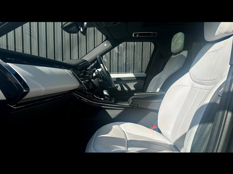 Land Rover Range Rover Sport 3.0 D300 MHEV Dynamic SE SUV 5dr Diesel Auto 4WD Euro 6 (s/s) (300 ps)