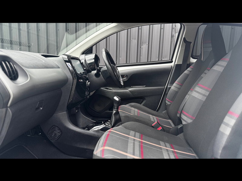 Peugeot 108 1.2 PureTech Allure Hatchback 5dr Petrol Manual Euro 6 (82 ps)