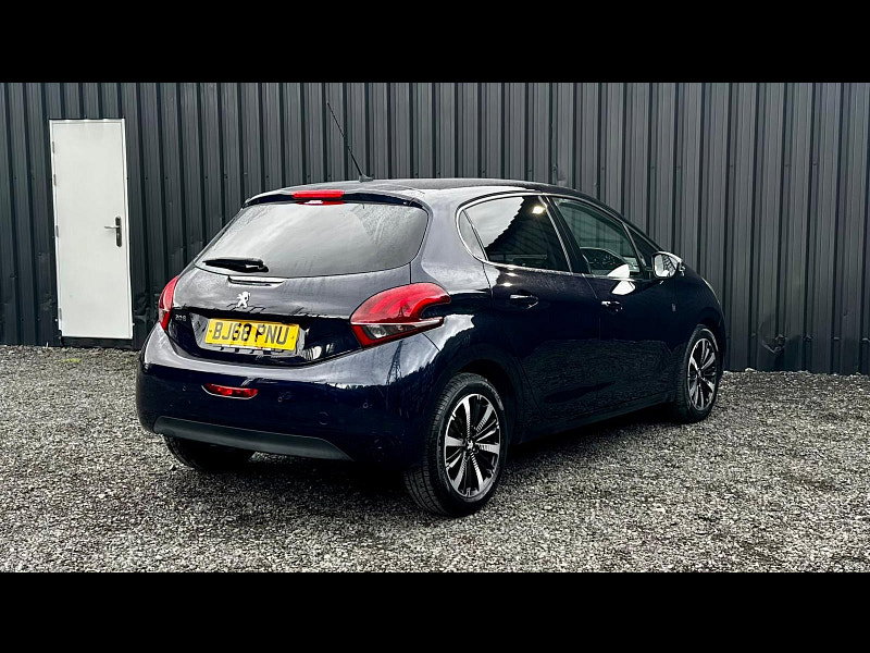 Peugeot 208 1.2 PureTech Tech Edition Hatchback 5dr Petrol Manual Euro 6 (s/s) (82 ps)