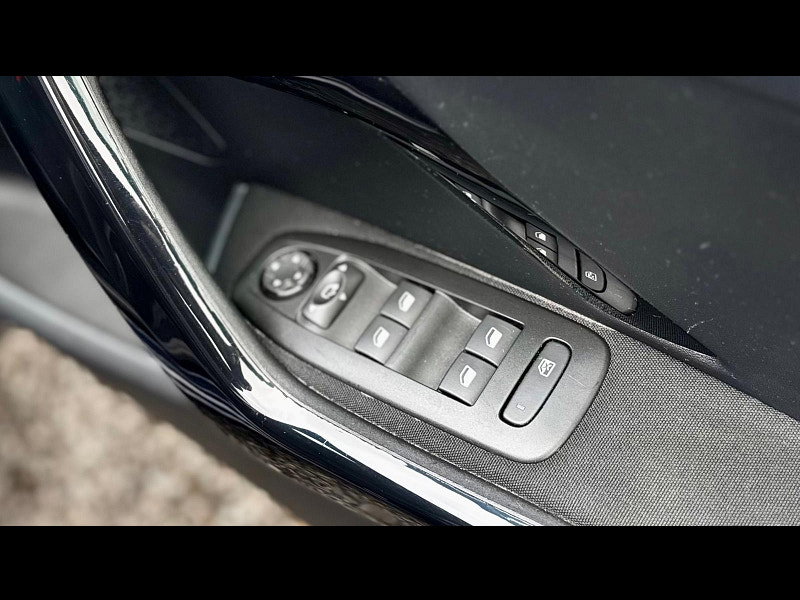 Peugeot 208 1.2 PureTech Tech Edition Hatchback 5dr Petrol Manual Euro 6 (s/s) (82 ps)