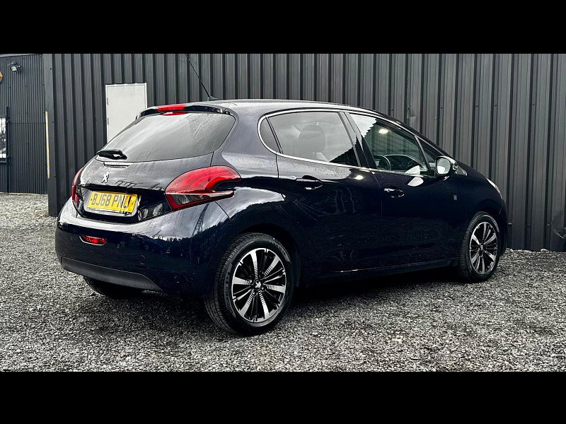Peugeot 208 1.2 PureTech Tech Edition Hatchback 5dr Petrol Manual Euro 6 (s/s) (82 ps)