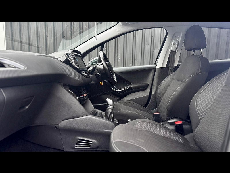 Peugeot 208 1.2 PureTech Tech Edition Hatchback 5dr Petrol Manual Euro 6 (s/s) (82 ps)