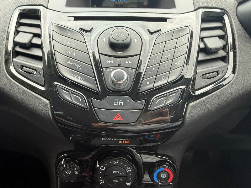 Ford Fiesta 1.25 Zetec Hatchback 5dr Petrol Manual Euro 5 (82 ps)