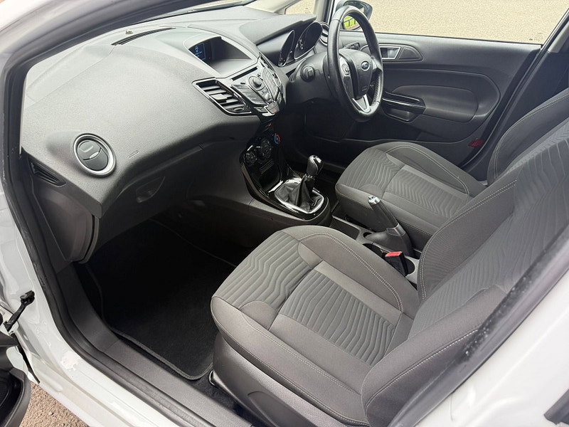 Ford Fiesta 1.25 Zetec Hatchback 5dr Petrol Manual Euro 5 (82 ps)