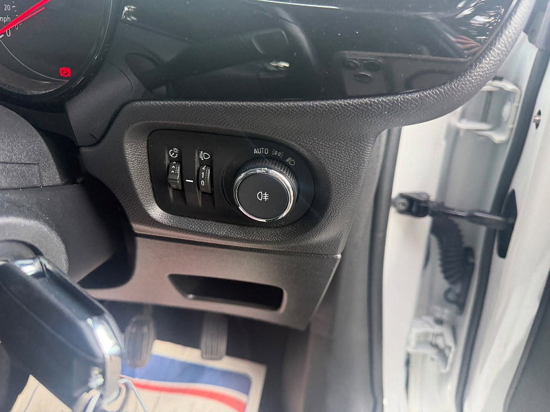 Vauxhall Corsa 1.2 SE Hatchback 5dr Petrol Manual Euro 6 (75 ps)