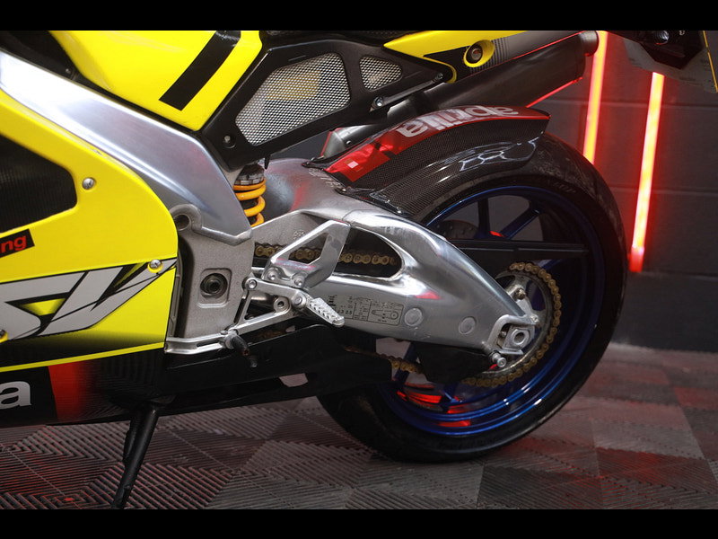 Aprilia RSV1000 RSV1000 R Factory RSV1000 RSV1000R VERY RARE BIKE