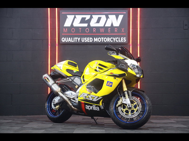 Aprilia RSV1000 RSV1000 R Factory RSV1000 RSV1000R VERY RARE BIKE