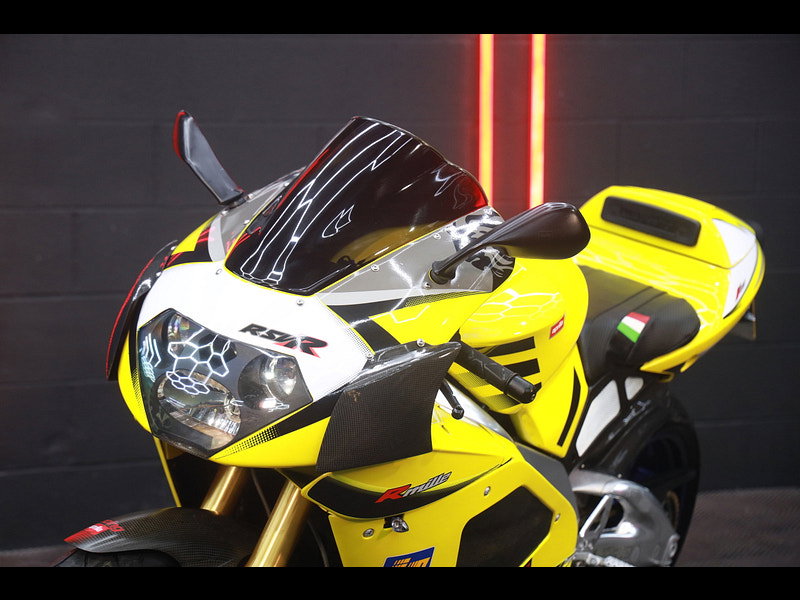 Aprilia RSV1000 RSV1000 R Factory RSV1000 RSV1000R VERY RARE BIKE