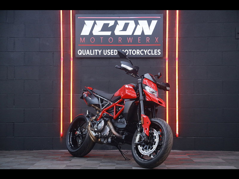 DUCATI Hypermotard 950 950 Naked Petrol Manual Euro 4 (114 ps)