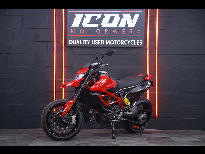 DUCATI Hypermotard 950 950 Naked Petrol Manual Euro 4 (114 ps)