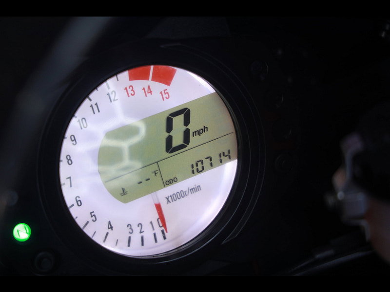 KAWASAKI Ninja ZX-10R 1000cc LOW MILES VERY CLEAN EXAMPLE