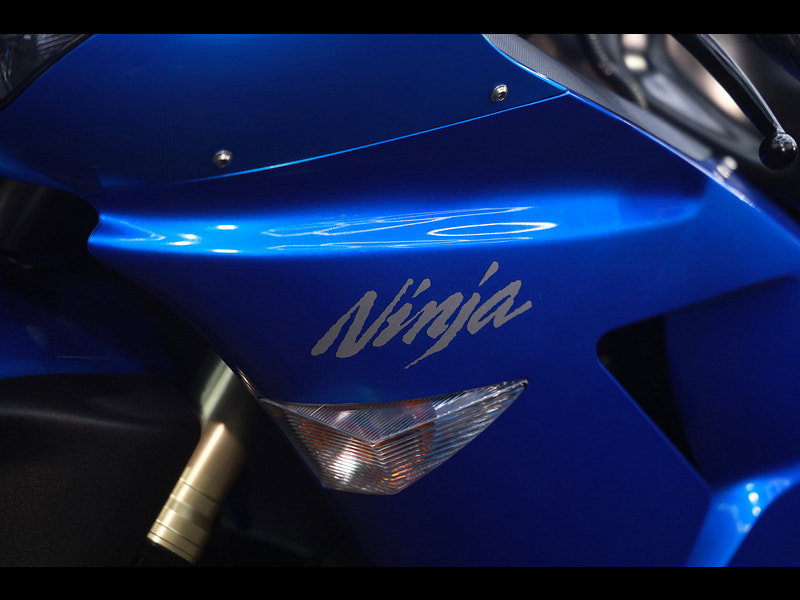 KAWASAKI Ninja ZX-10R 1000cc LOW MILES VERY CLEAN EXAMPLE