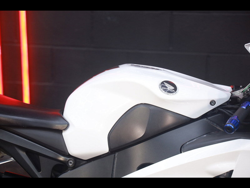 Honda CBR1000RR Fireblade 1000 SUPERSPORTS
