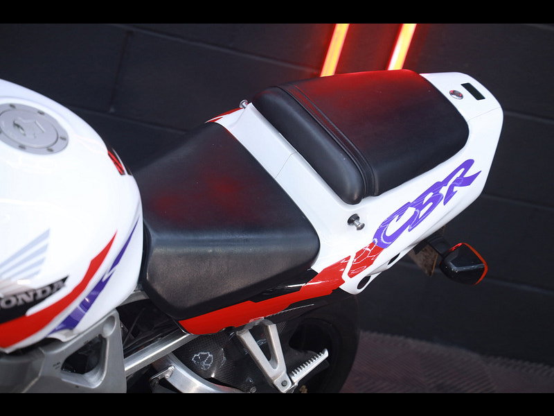 Honda CBR900RR Fireblade 11082 MILES CLEAN EXAMPLE